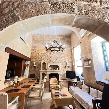 Mediterranean Mini Oasis 23 Habitación en casa particular