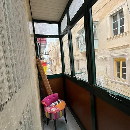 Mediterranean Mini Oasis 23 *